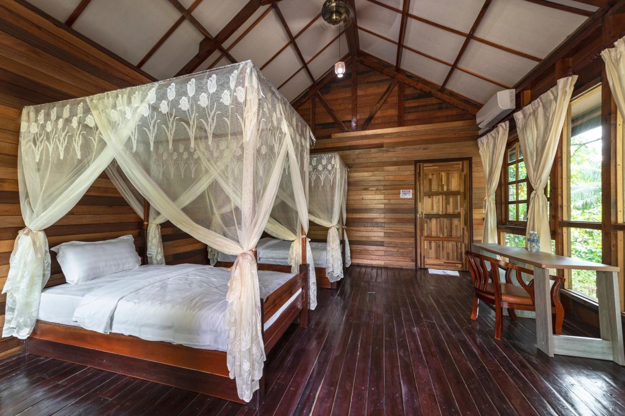 Borneo Sepilok Rainforest Resort Екстер'єр фото